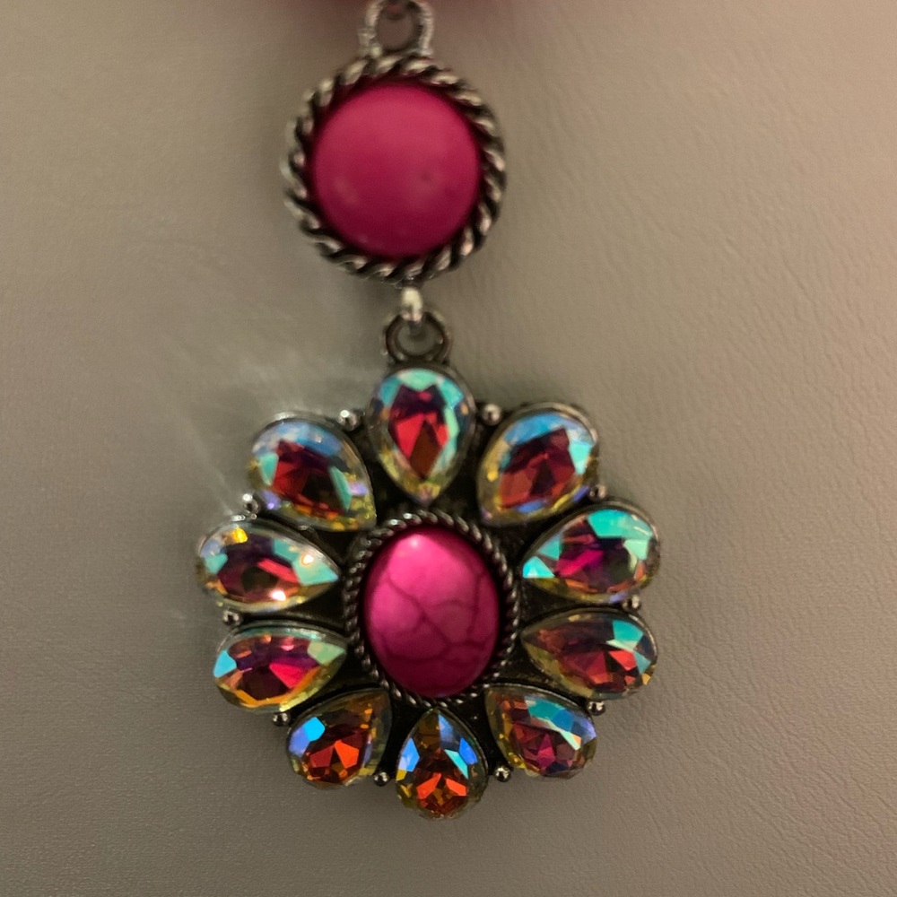 💖 NEW Y2K Hot Pink Statement Necklace | Iridescent Rhinestone Flower 💖